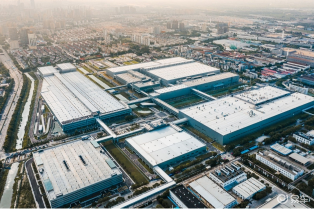 抢先探秘上汽大众新能源汽车工厂 未来已来，满眼皆是机器人